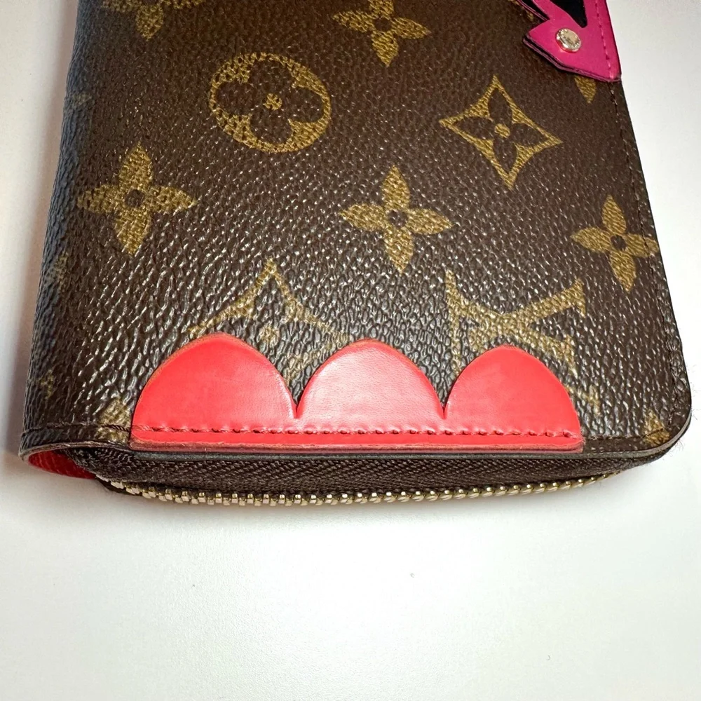 Rare Louis Vuitton Limited Edition Monogram Logo Totem Zippy Continental Wallet